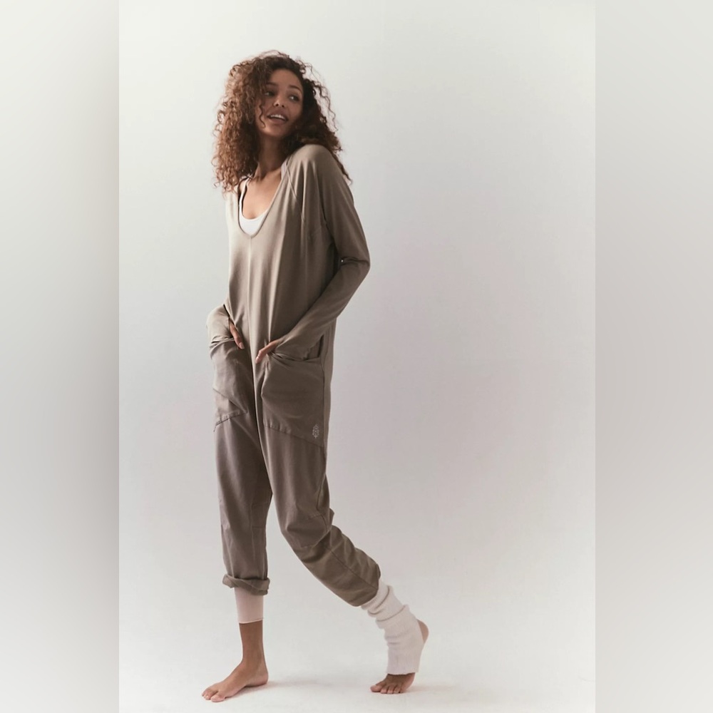 FREE PEOPLE Hot Shot Long-Sleeve Onesie Sz XS in Distressed Black